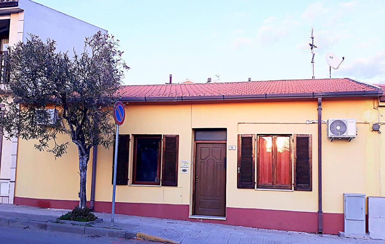B&B Il Cortile Del Sole Olmedo Kültér fotó